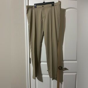 Adidas Ultimatete 365 Taper golf
Pants 40x34
NWT